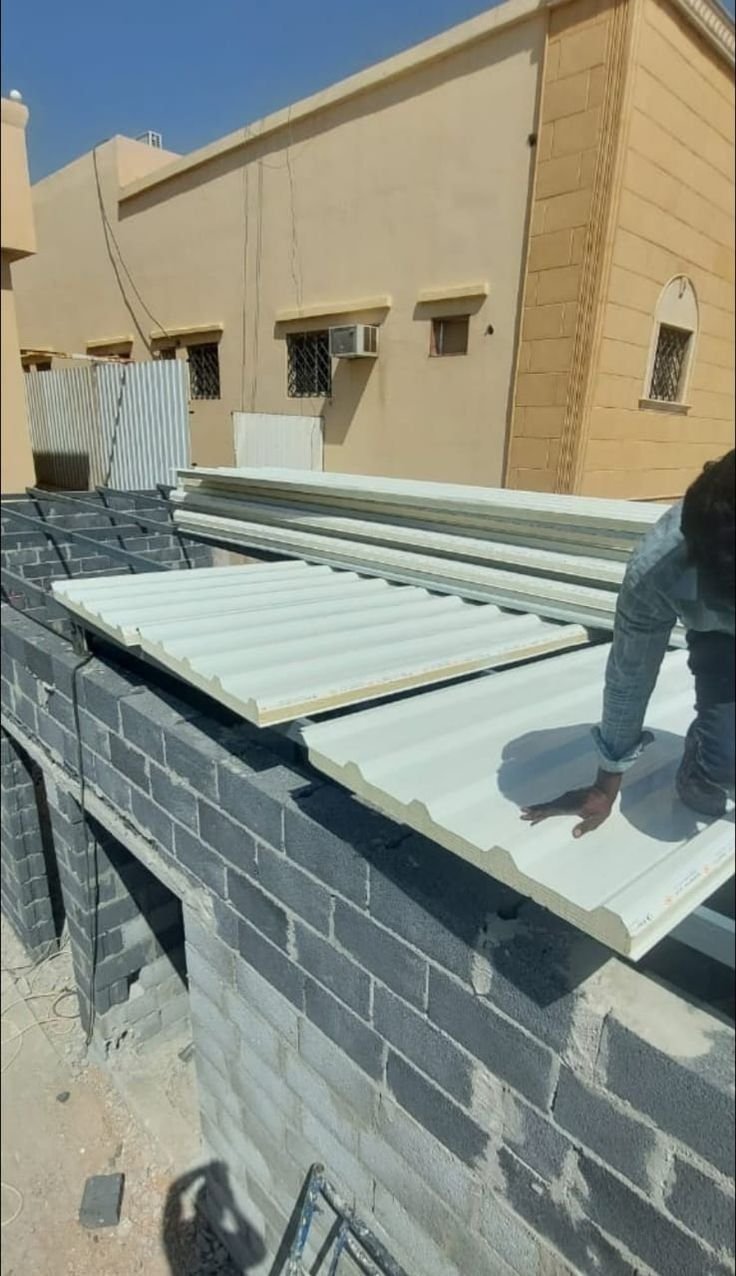 الساندوتش بانل بالرياض