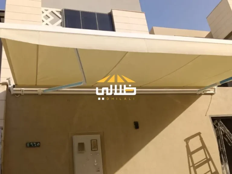 مظلات كهربائية متحركة
